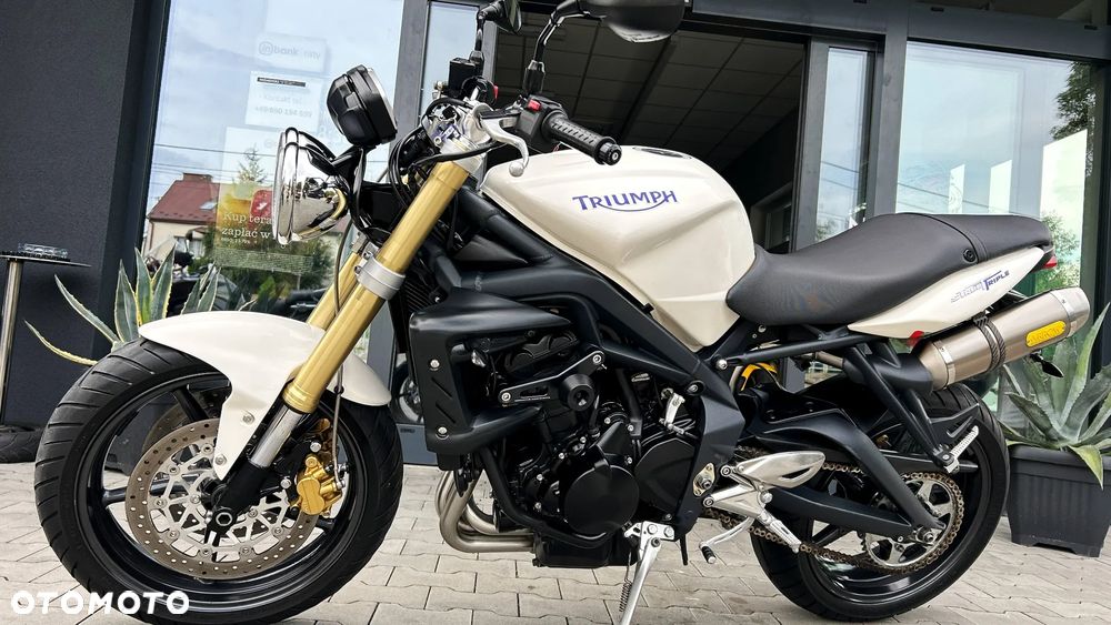 Triumph Street Triple - 17