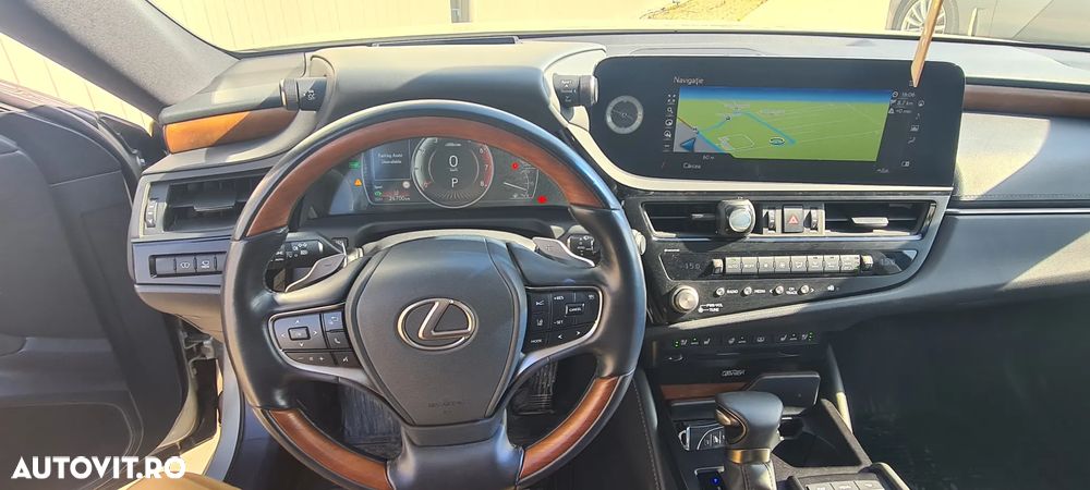 Lexus Seria ES 300h 2.5 TNGA HV 25H- 4X2 CVT Luxury - 9