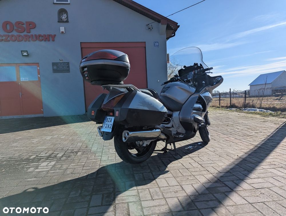 Honda ST - 6