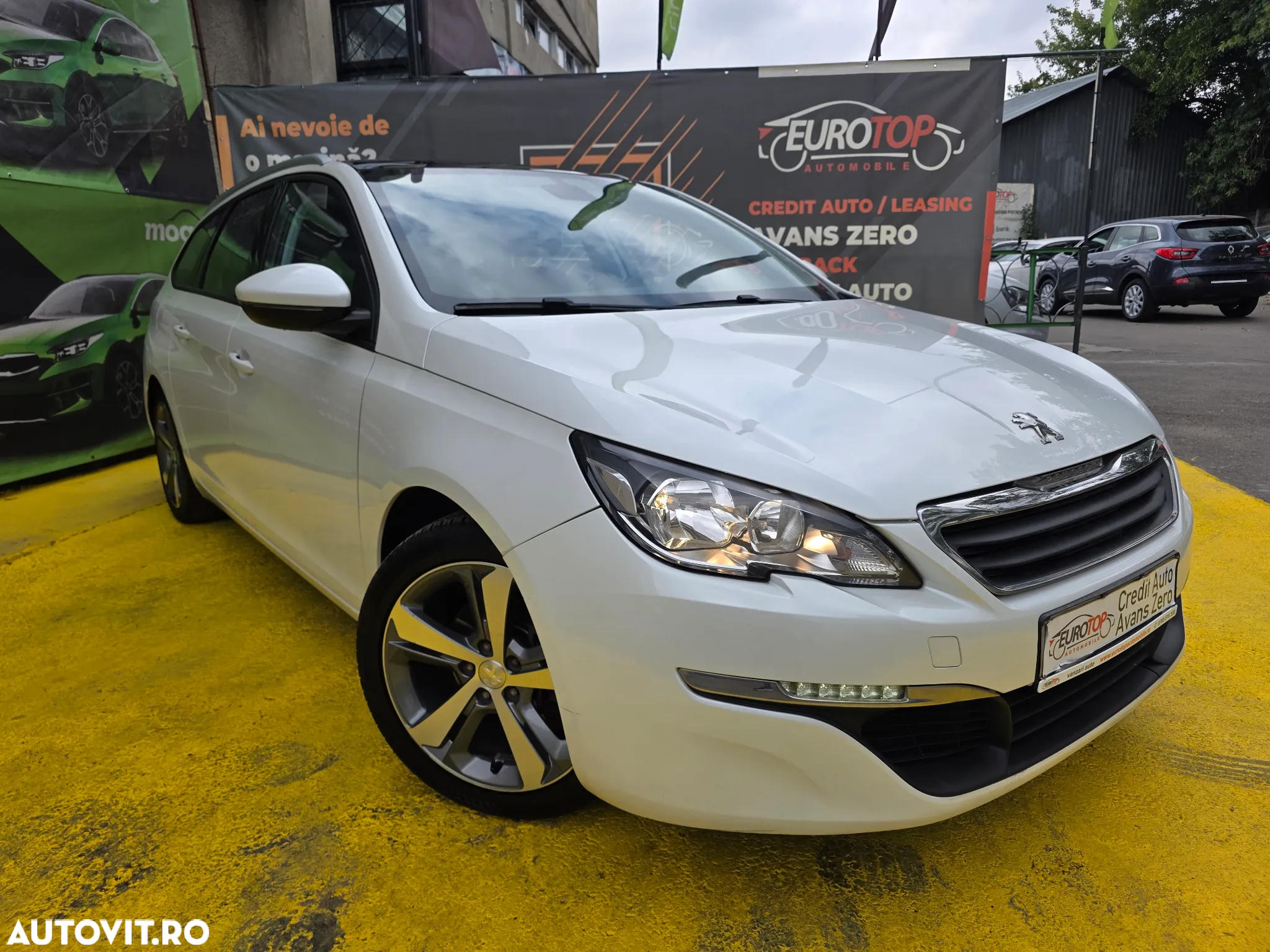Peugeot 308 1.2 L PureTech Turbo S&S Allure - 3