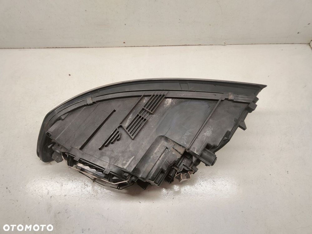 volvo s40 v50 zw lampa prawy przód 31265695 - 5