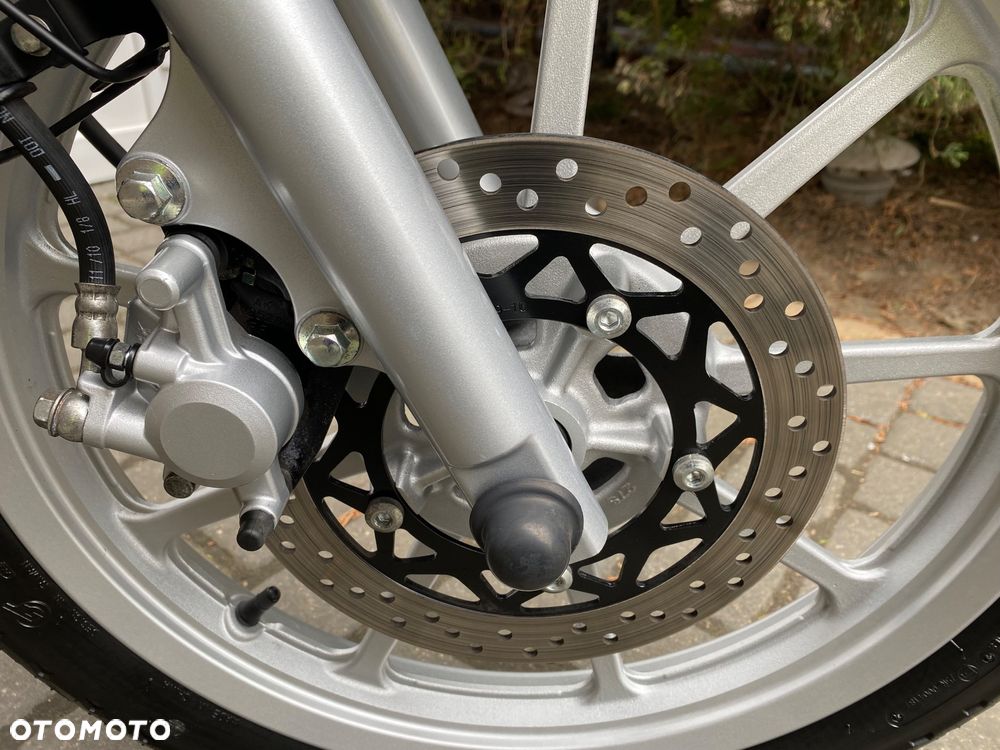 Yamaha YBR - 9