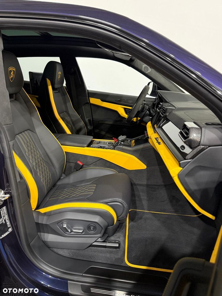 Lamborghini Urus - 38