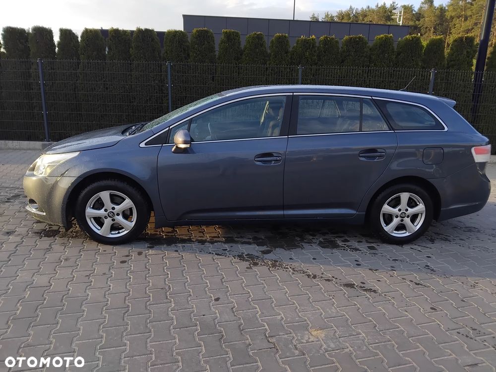 Toyota Avensis 1.8 Sol - 3