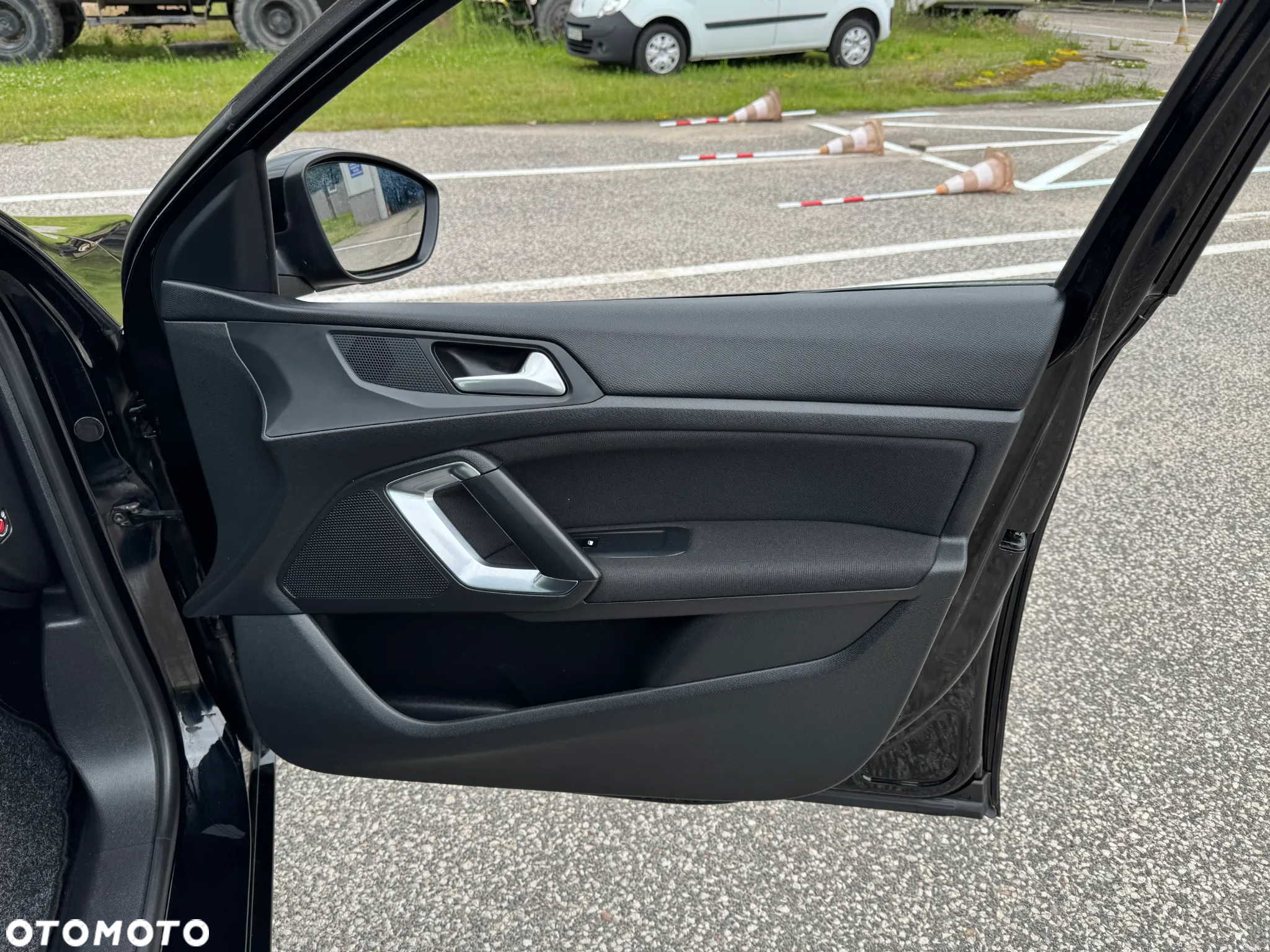 Peugeot 308 SW BlueHDi 130 EAT8 Stop & Start Allure Business-Paket - 25