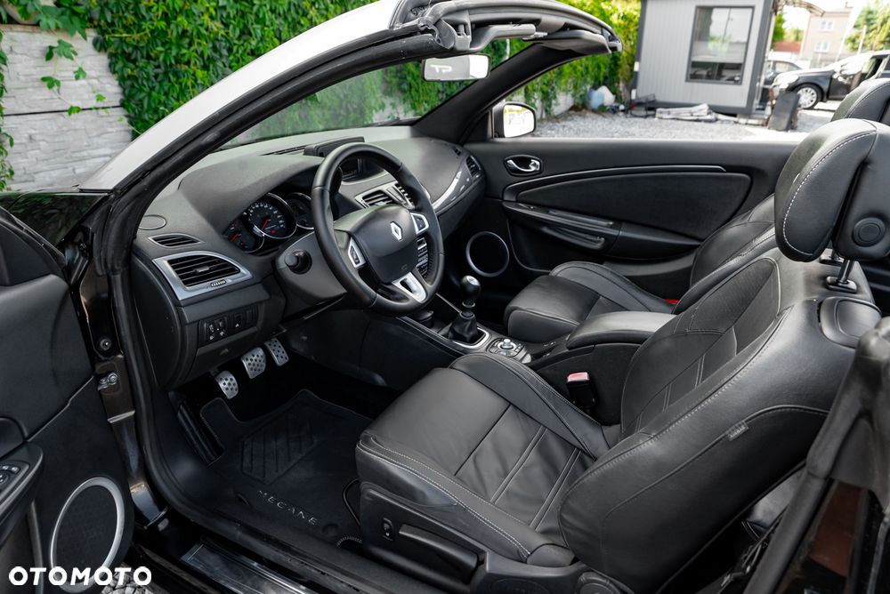 Renault Megane TCe 180 GT - 25