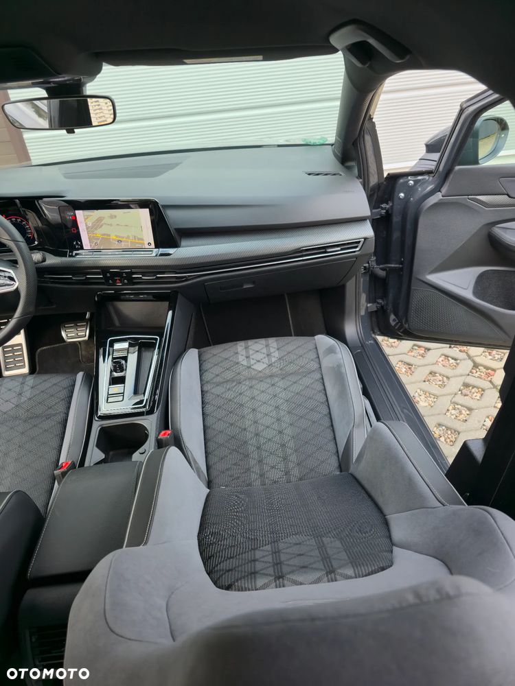 Volkswagen Golf 1.5 eTSI OPF DSG R-Line - 25