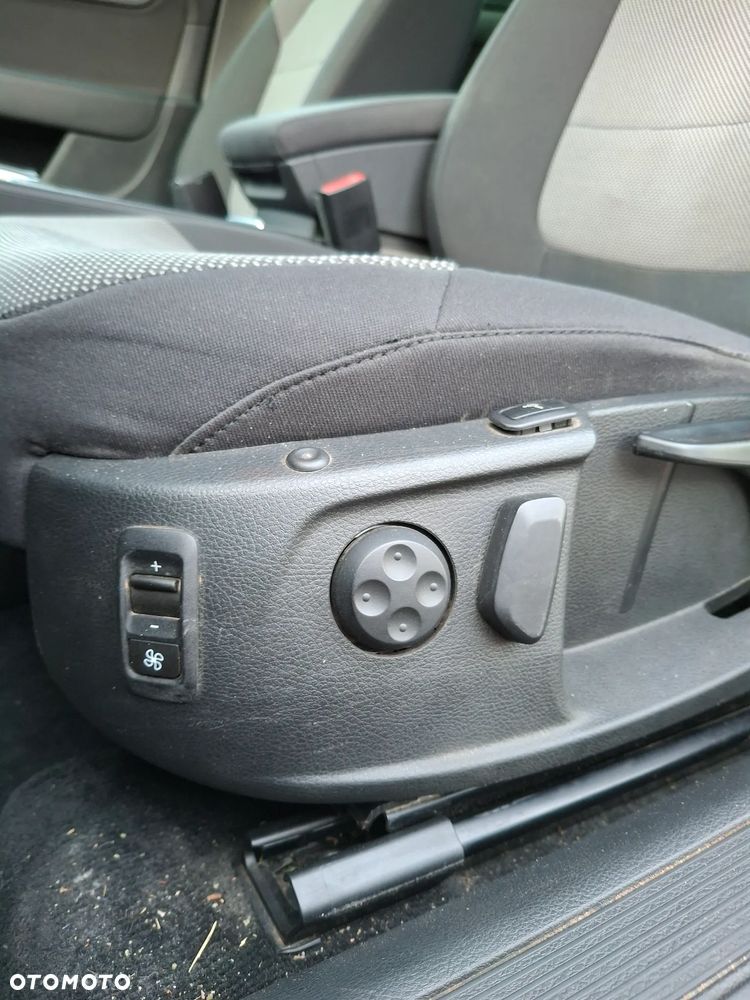 Volkswagen Passat - 15