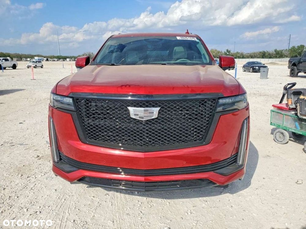 Cadillac Escalade - 3