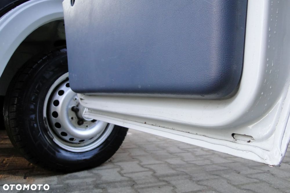 Mercedes-Benz Sprinter - 11