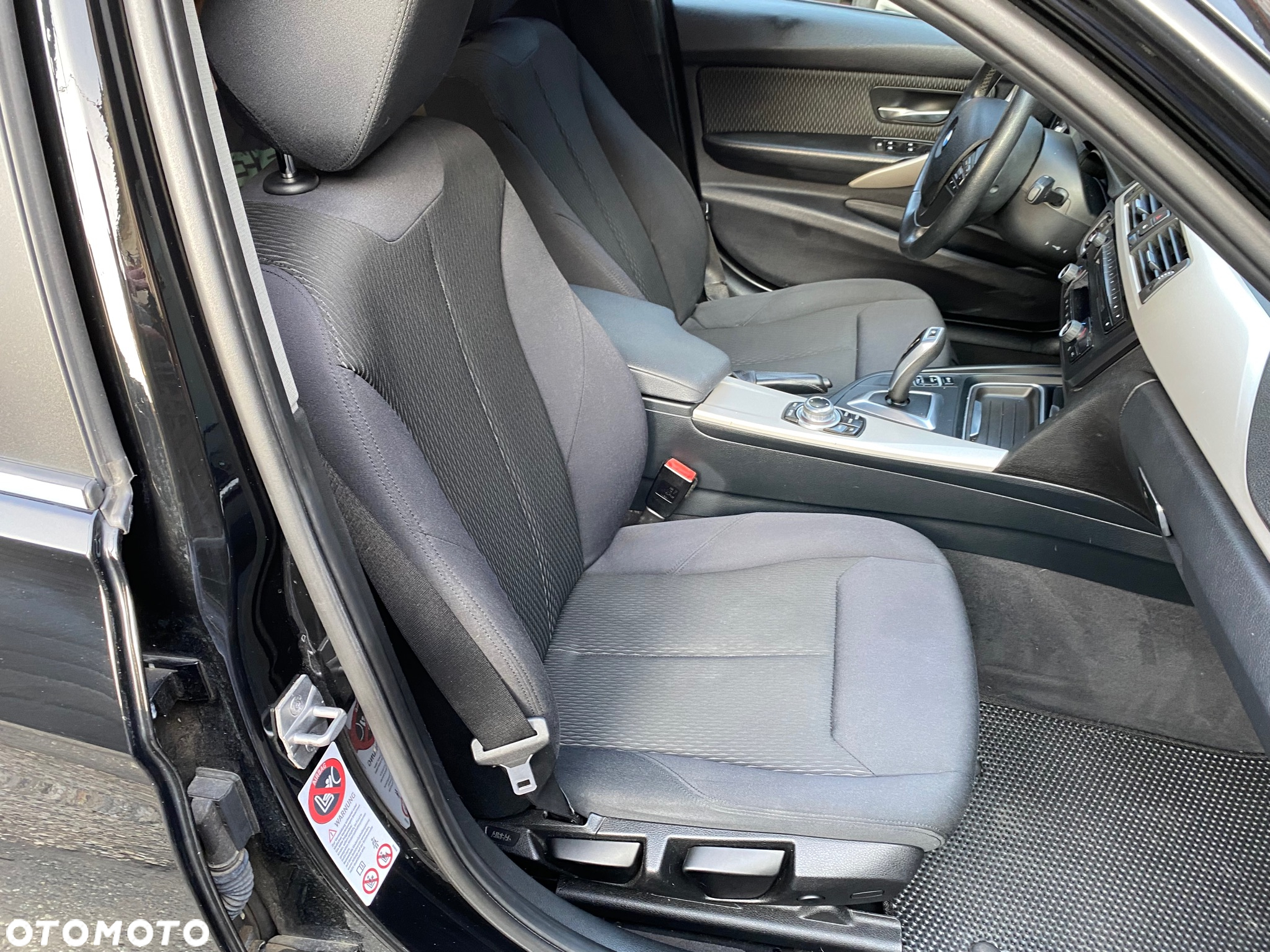 BMW Seria 3 318d Touring Modern Line - 26