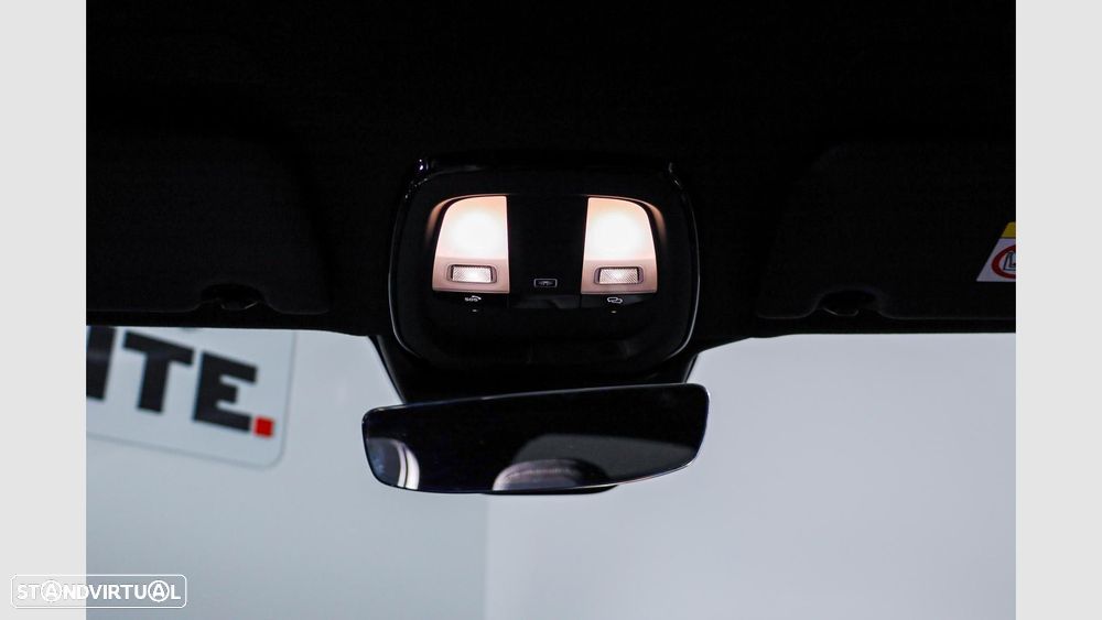 Volvo XC 40 2.0 B3 Plus Dark - 15