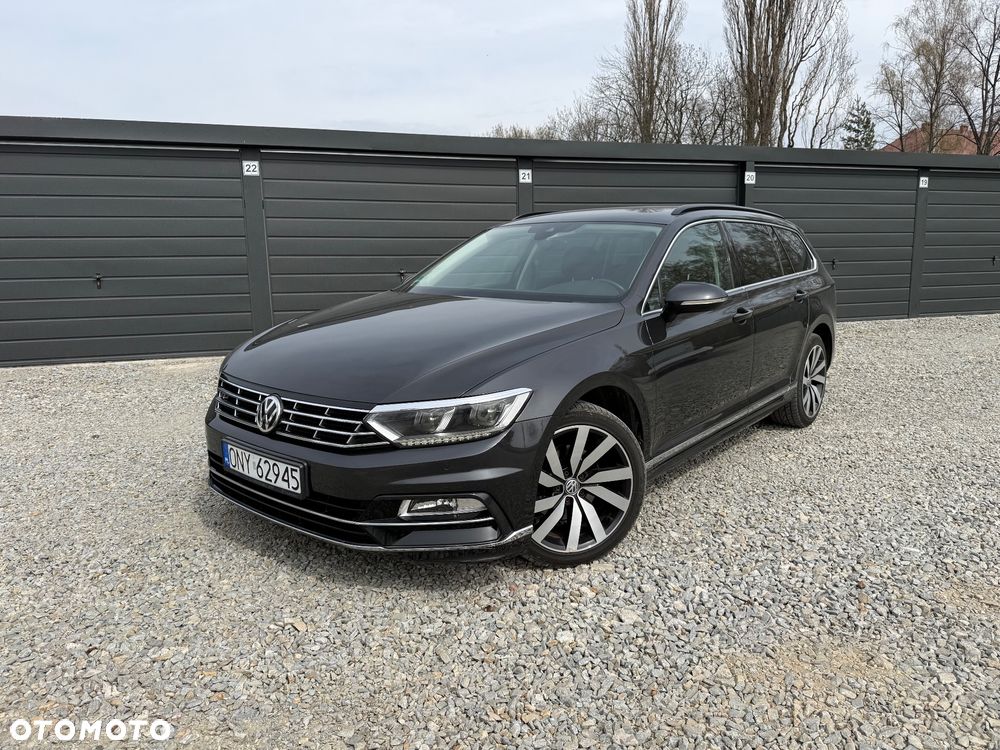 Volkswagen Passat - 1