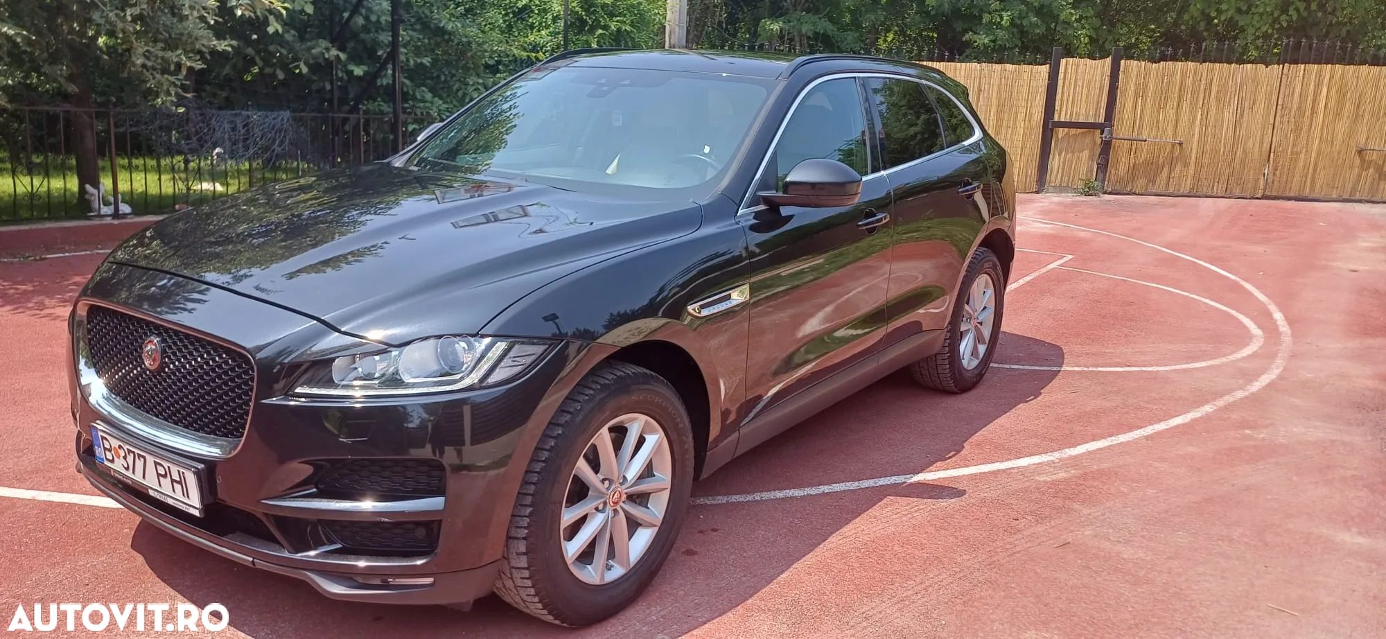 Jaguar F-Pace 20d AWD Portfolio - 1