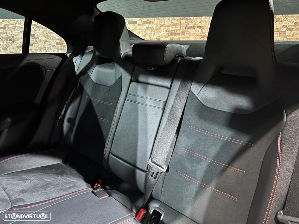 Mercedes-Benz CLA 250 - 22