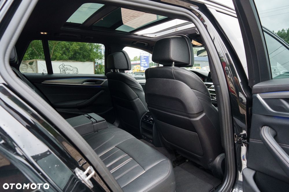 BMW Seria 5 520i M Sport Edition - 25
