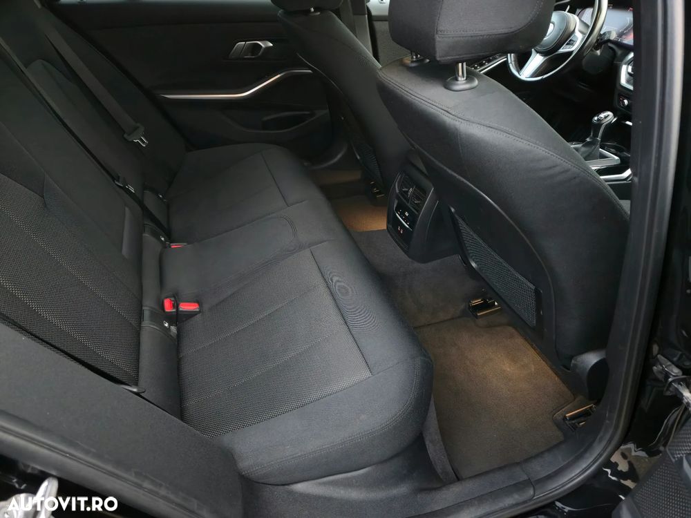 BMW Seria 3 316d MHEV - 30