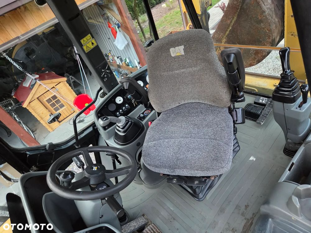 Caterpillar CAT 432D - 16