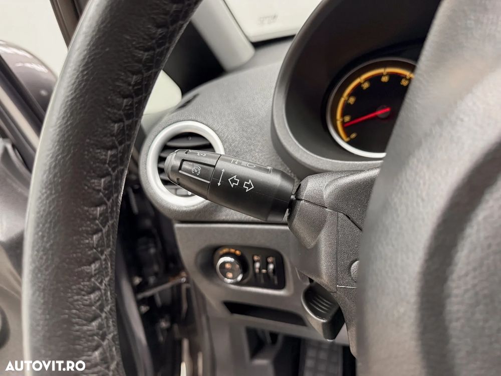 Opel Corsa 1.4 16V Innovation - 23