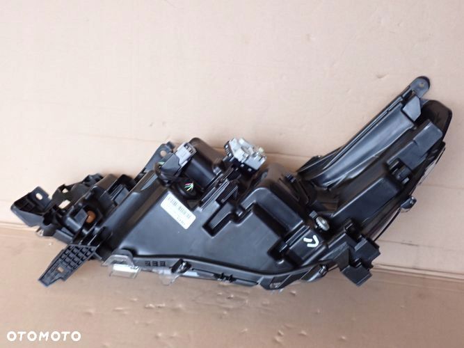 TOYOTA HILUX VIII 8 FULL LED 20- reflektor prawy lampa prawa 81110-YP431 - 8