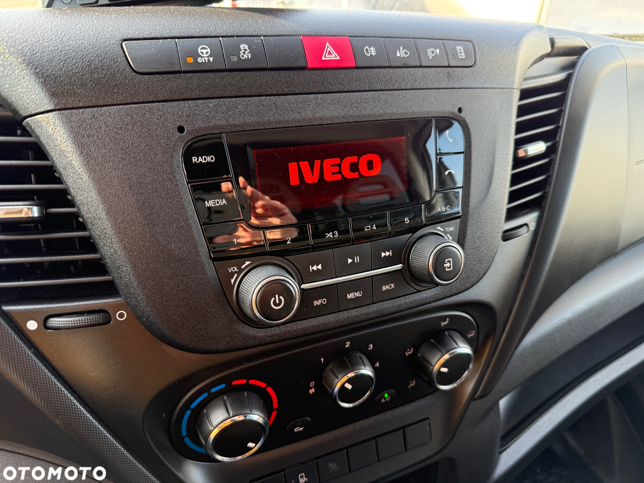 Iveco Brygadówka 7 miejsc/Daily 35-160 V/MAXI/Serwis IVECO/manual/PDC/Kamera - 21