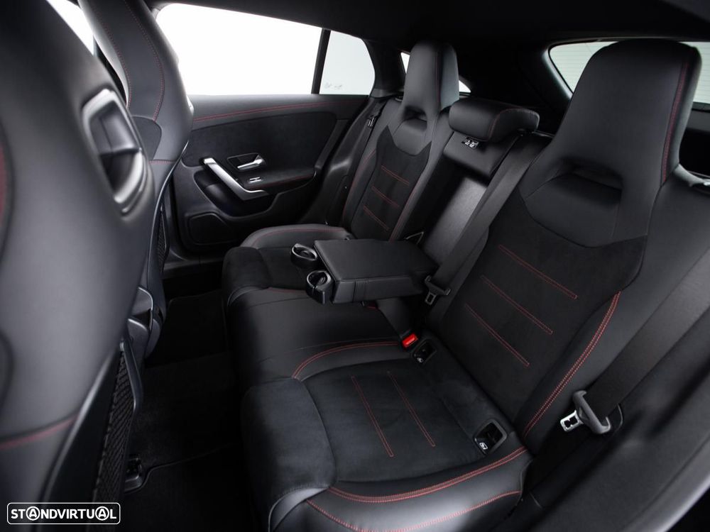 Mercedes-Benz CLA 180 d Shooting Brake AMG Line Aut. - 11