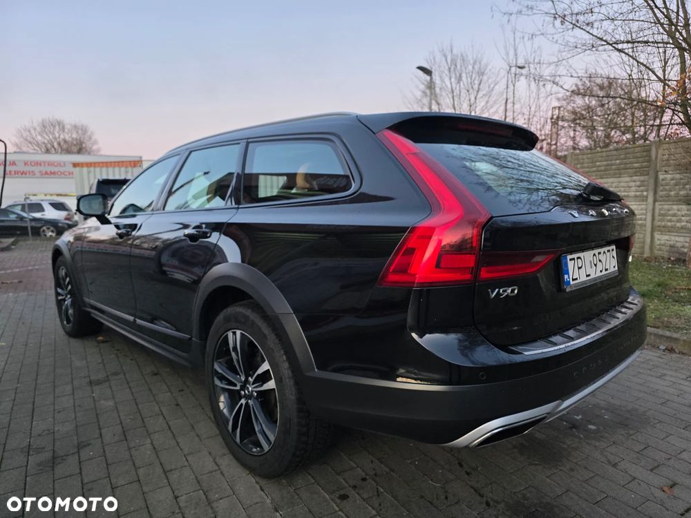 Volvo V90 Cross Country D5 SCR AWD Ocean Race - 16