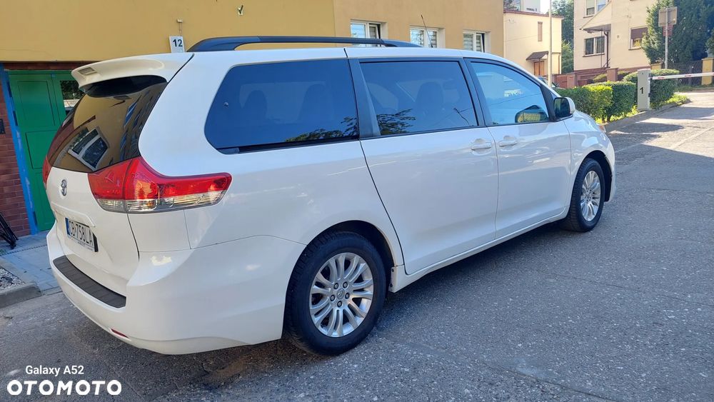 Toyota Sienna - 19
