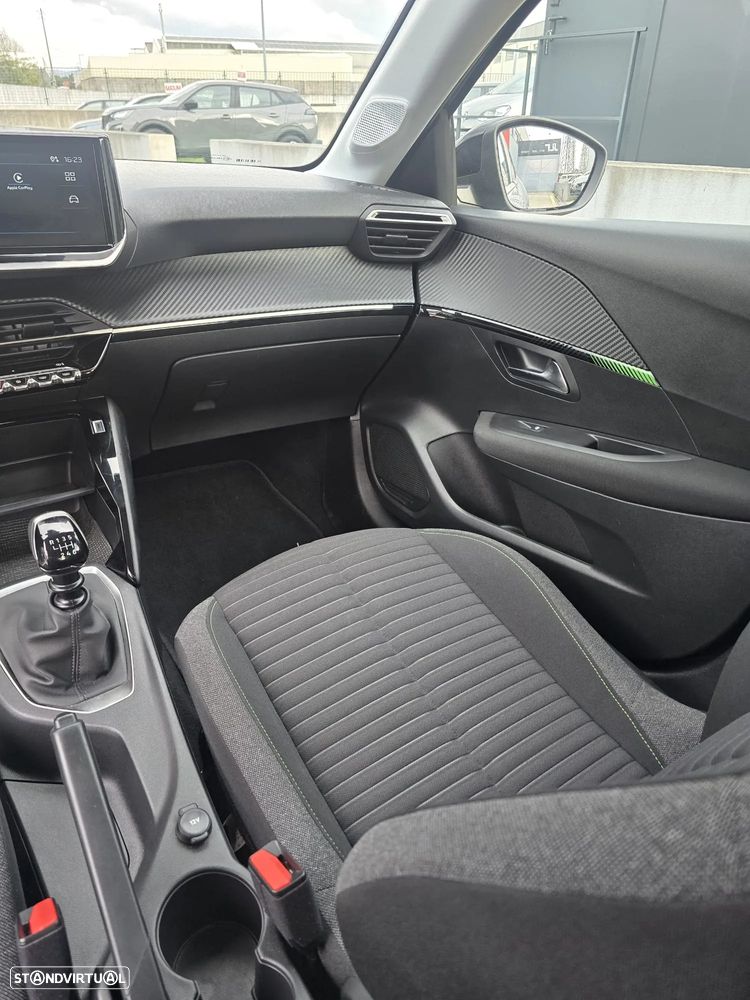 Peugeot 208 1.2 PureTech Active - 12