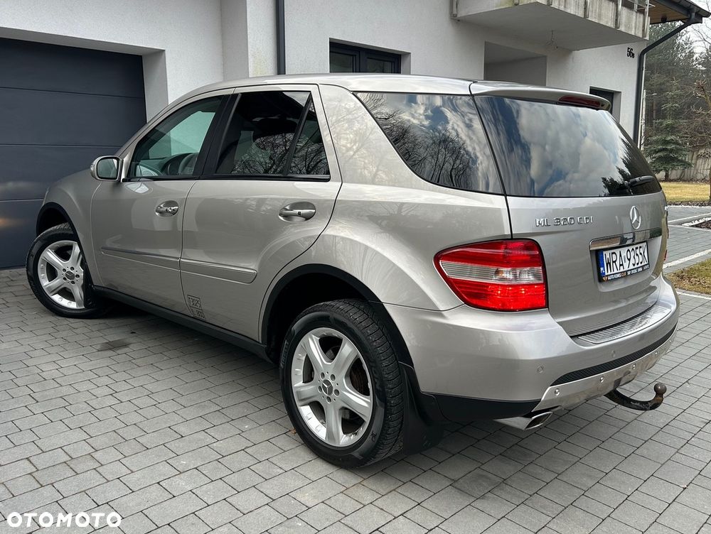 Mercedes-Benz ML 320 CDI 4Matic 7G-TRONIC Edition 10 - 20