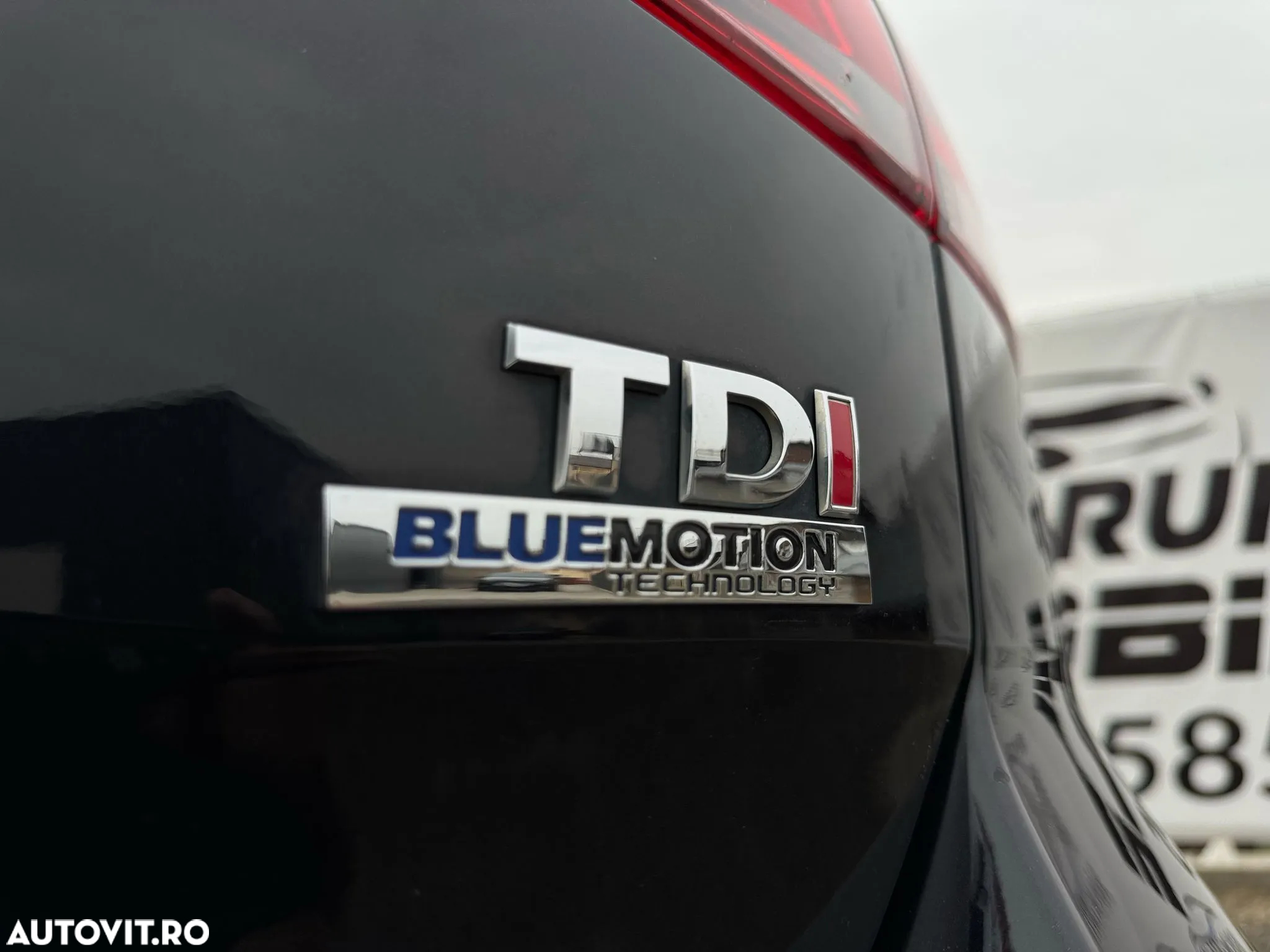 Volkswagen Golf 1.6 TDI DPF DSG BlueMotion Technology Highline - 24