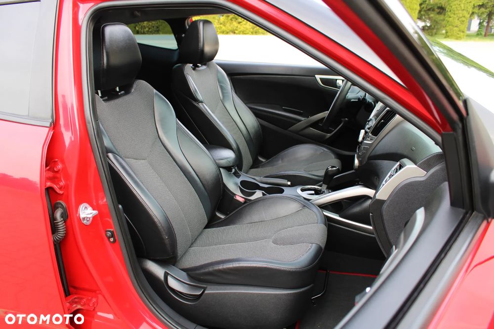 Hyundai Veloster - 28