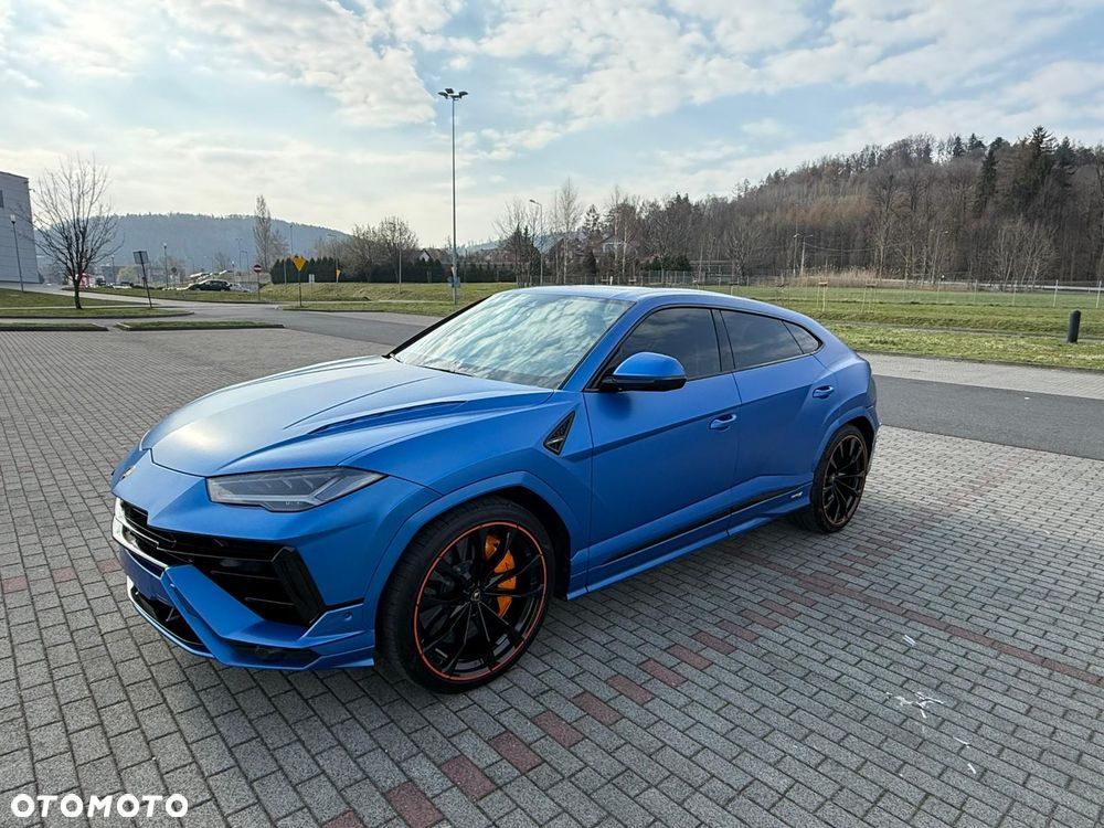 Lamborghini Urus - 3