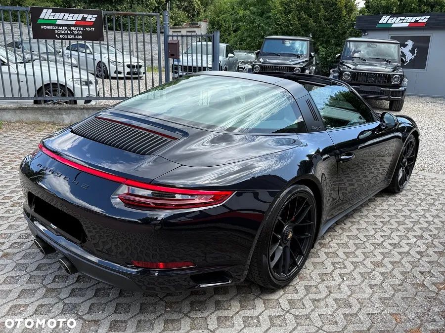 Porsche 911 Targa 4 GTS PDK - 8