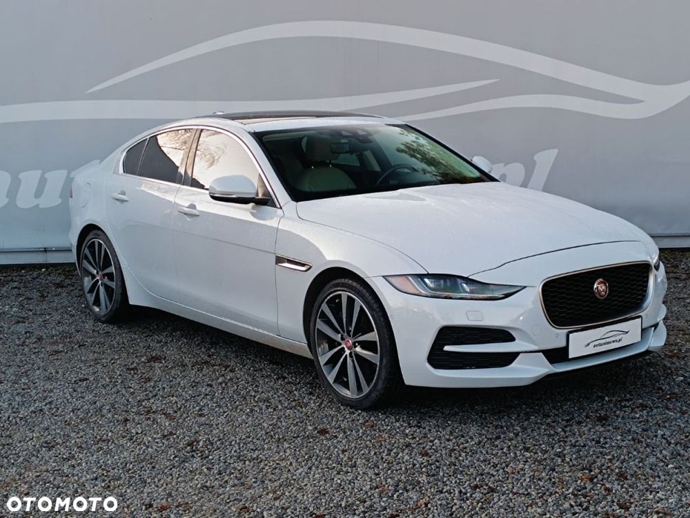 Jaguar XE - 2