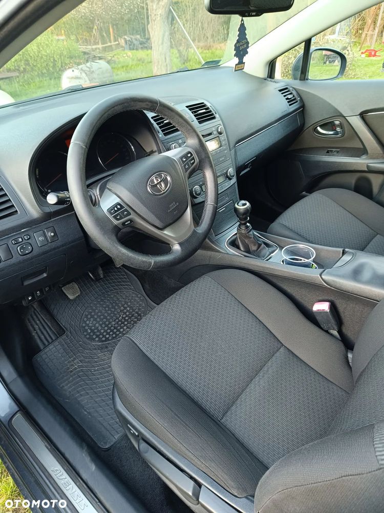 Toyota Avensis 2.0 D-4D Premium - 11