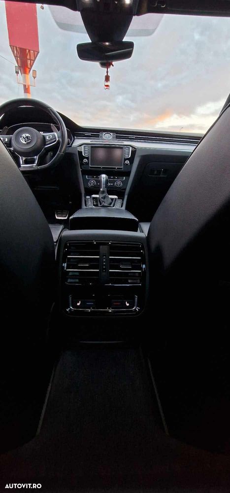 Volkswagen Passat - 2
