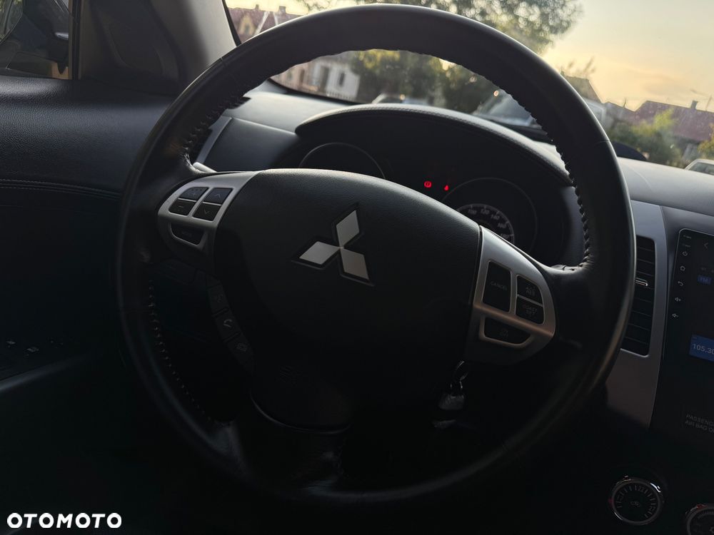 Mitsubishi Outlander 2.0 2WD Invite - 30