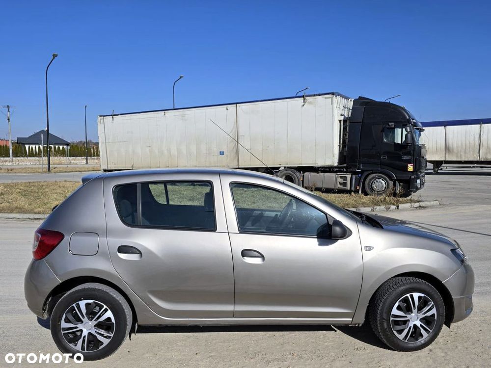 Dacia Sandero 1.2 16V 75 Live II - 12