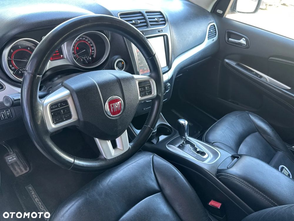 Fiat Freemont 2.0 Multijet Lounge AWD - 24