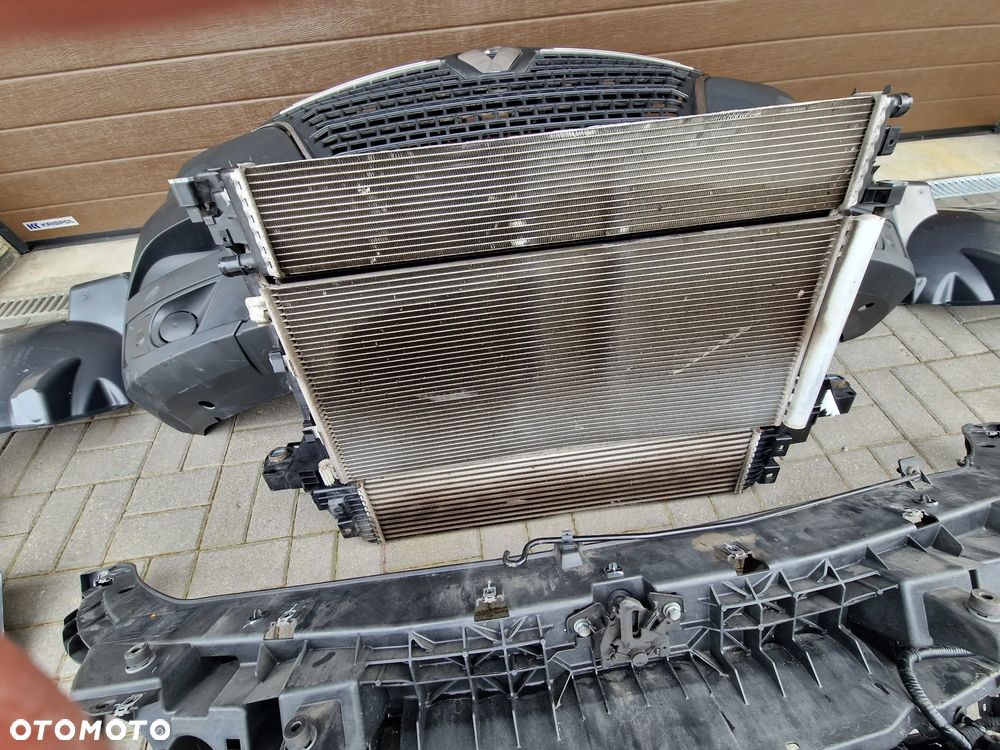MASKA BŁOTNIK ZDERZAK LAMPY RENAULT MASTER IV - 31