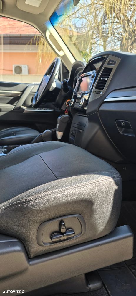 Mitsubishi Pajero LWB 3.2 DI-D Instyle A70 - 12