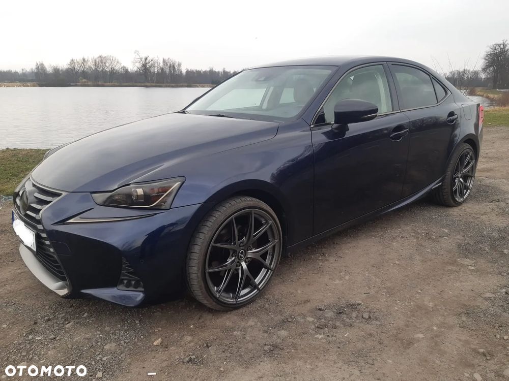 Lexus IS 300h Comfort - 1