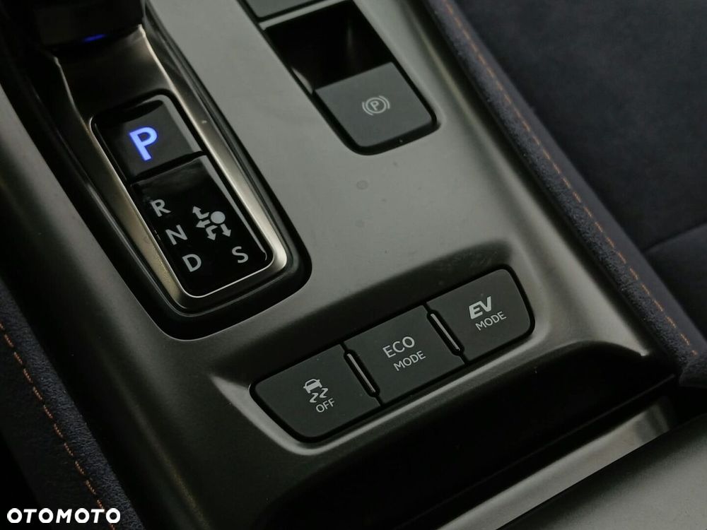 Lexus LBX 1.5 Hybrid Cool AWD - 35