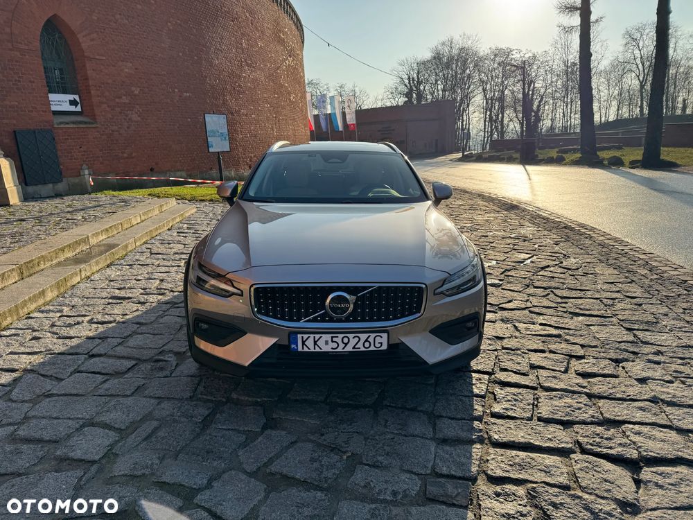 Volvo V60 Cross Country - 3