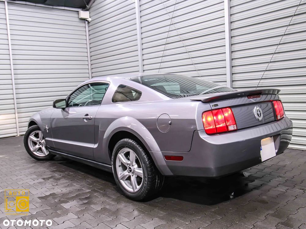 Ford Mustang - 4