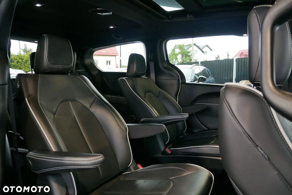 Chrysler Pacifica - 13