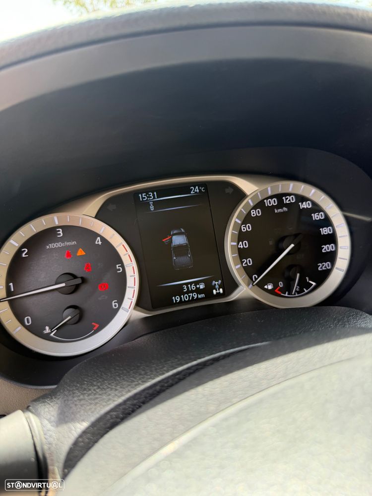 Nissan Navara 2.3 dCi CD 4WD Tekna - 7