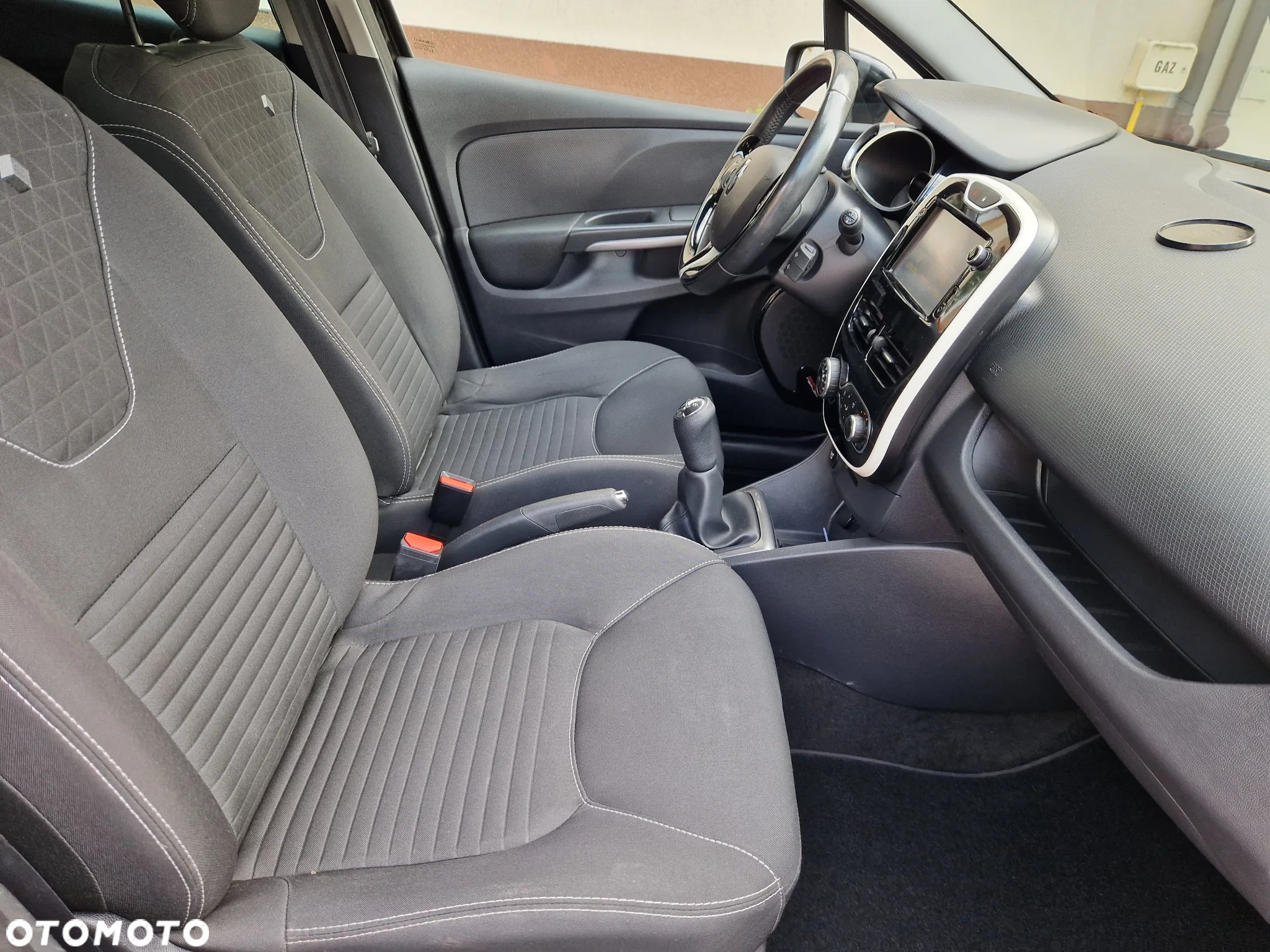 Renault Clio 1.2 16V Limited EU6 - 29