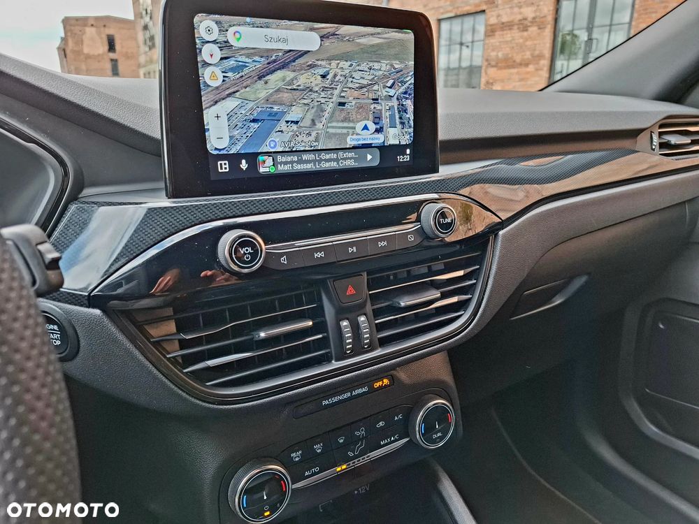 Ford Kuga - 28